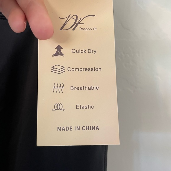 BRAND NEW BLACK WORKOUT LEGGINGS - Picture 5 of 8